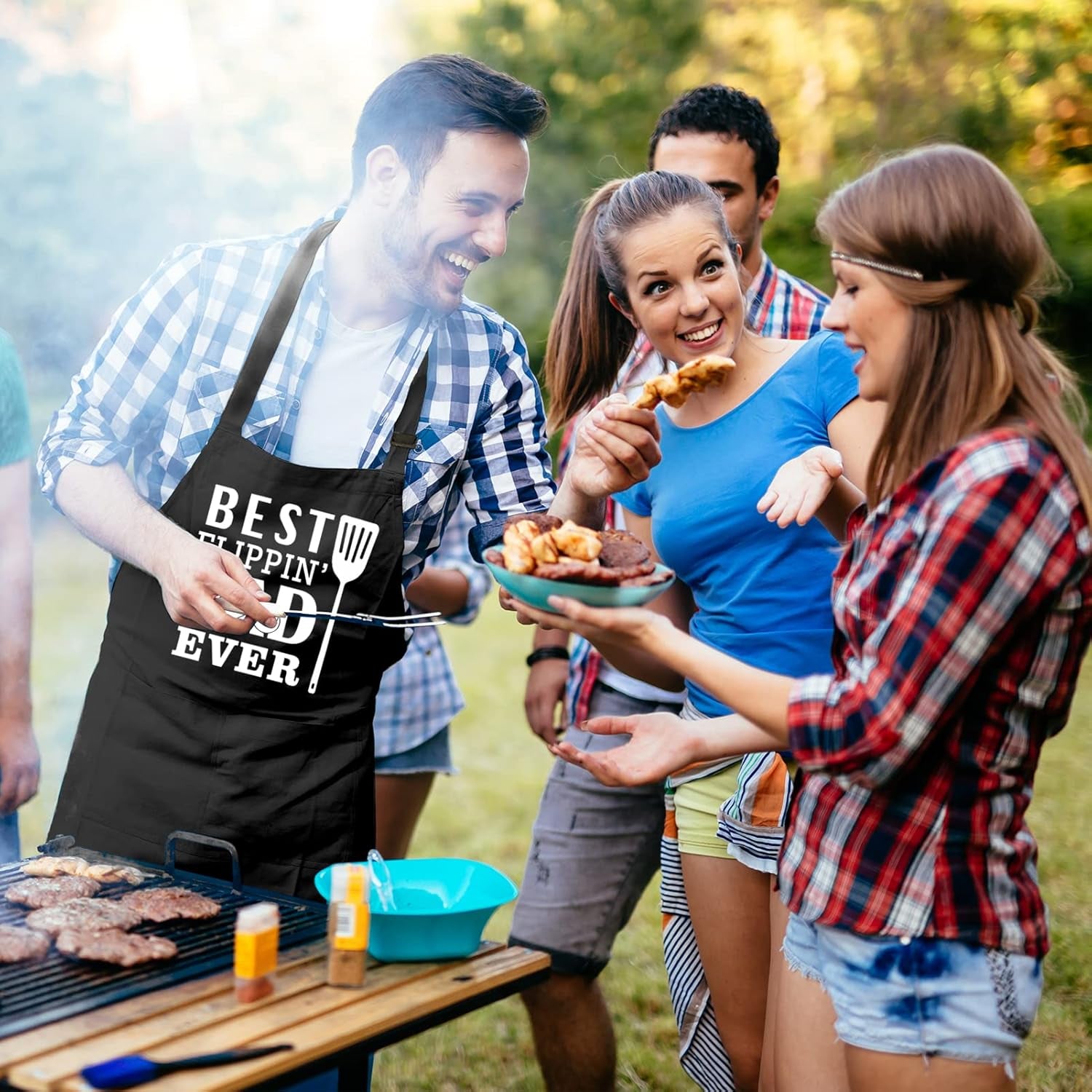 Funny Aprons for Men with Pockets - BEST FLIPPIN' DAD EVER- Grilling Aprons, Grill Men, Birthday Gifts Husband, Dad, BBQ Apron, Kitchen Apron 2 Pockets, 1 Pack, Black,White